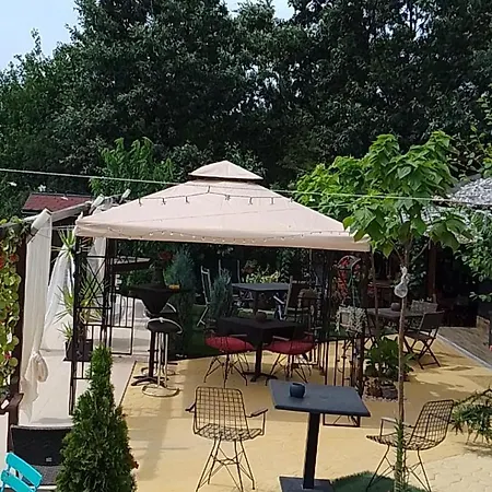 Smestaj Sa Bazenom Sunny Hill Smederevska Palanka