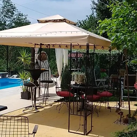 Apartment Smestaj Sa Bazenom Sunny Hill