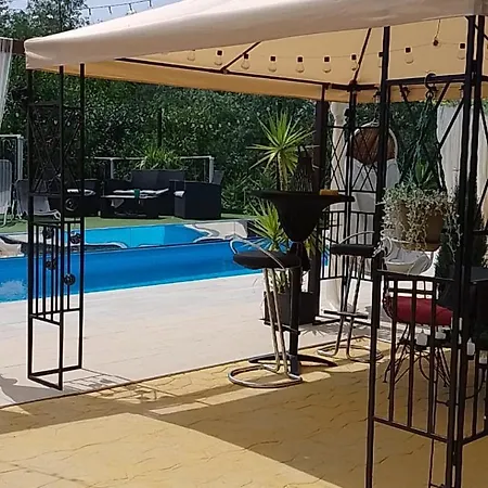 Apartment Smestaj Sa Bazenom Sunny Hill Smederevska Palanka