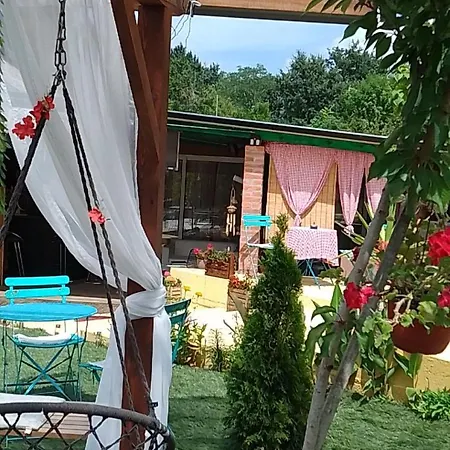 Апартаменты Smestaj Sa Bazenom Sunny Hill