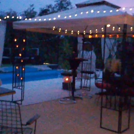 Apartamento Smestaj Sa Bazenom Sunny Hill *