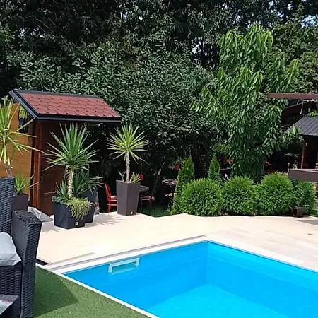 Apartamento Smestaj Sa Bazenom Sunny Hill