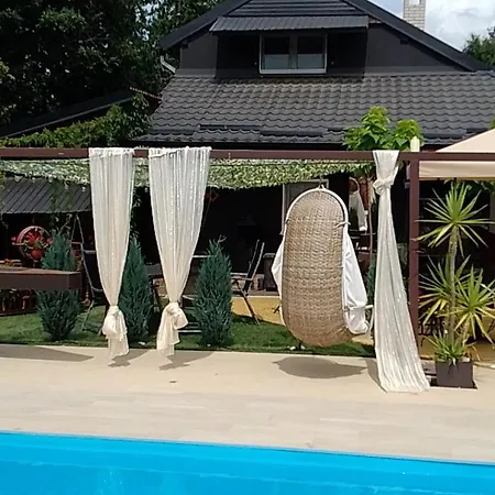 Smestaj Sa Bazenom Sunny Hill Apartment
