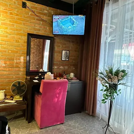 Smestaj Sa Bazenom Sunny Hill Apartment