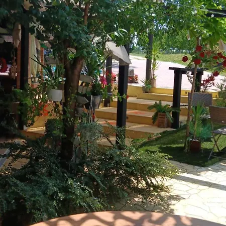 Smestaj Sa Bazenom Sunny Hill Апартаменты *