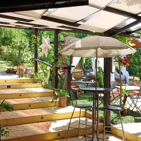 Apartamento Smestaj Sa Bazenom Sunny Hill