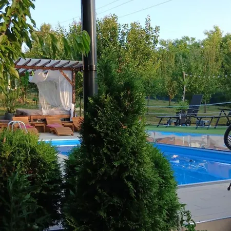 Smestaj Sa Bazenom Sunny Hill Апартаменты *