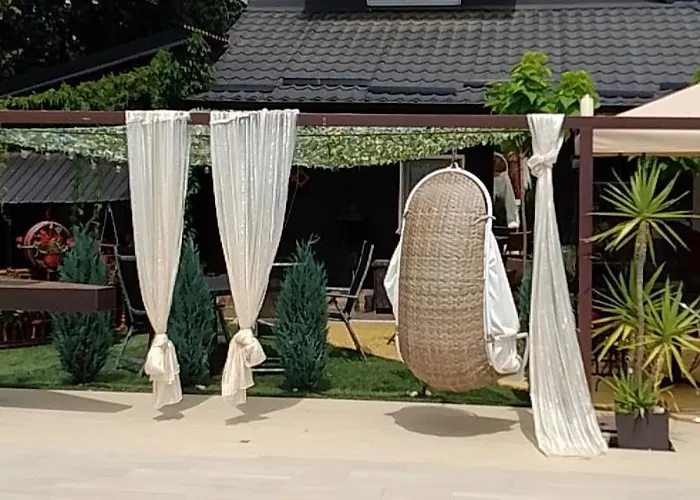 Smestaj Sa Bazenom Sunny Hill Apartment