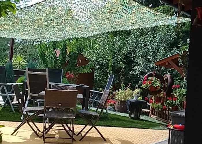 Smestaj Sa Bazenom Sunny Hill Apartment *