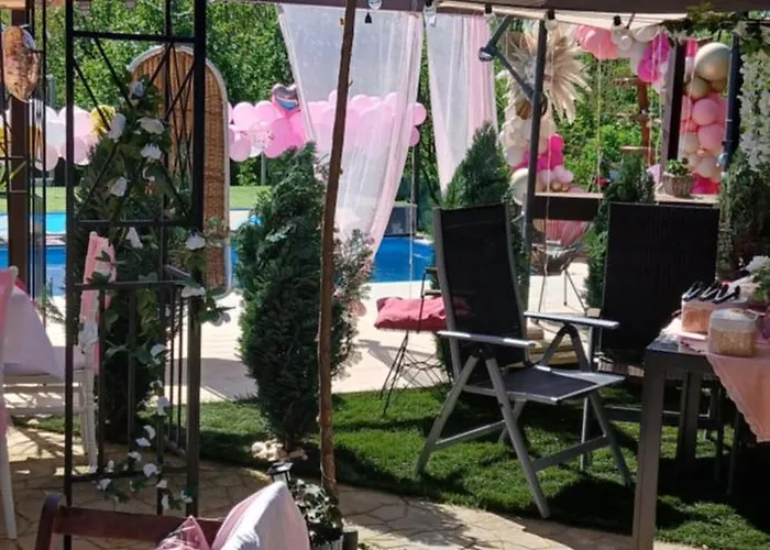 Smestaj Sa Bazenom Sunny Hill Apartment *