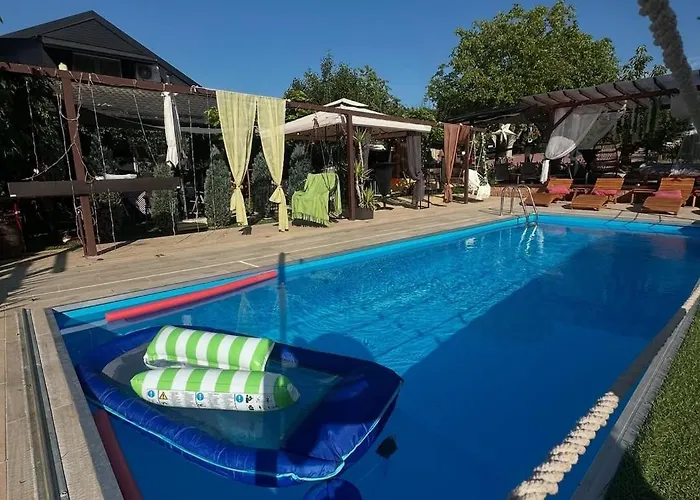 Smestaj Sa Bazenom Sunny Hill Apartment *