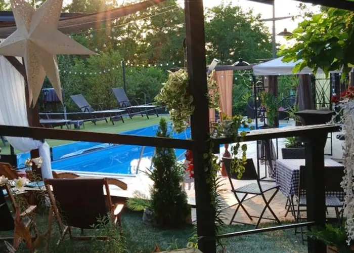 Smestaj Sa Bazenom Sunny Hill Apartment