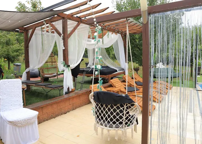 Smestaj Sa Bazenom Sunny Hill Apartment